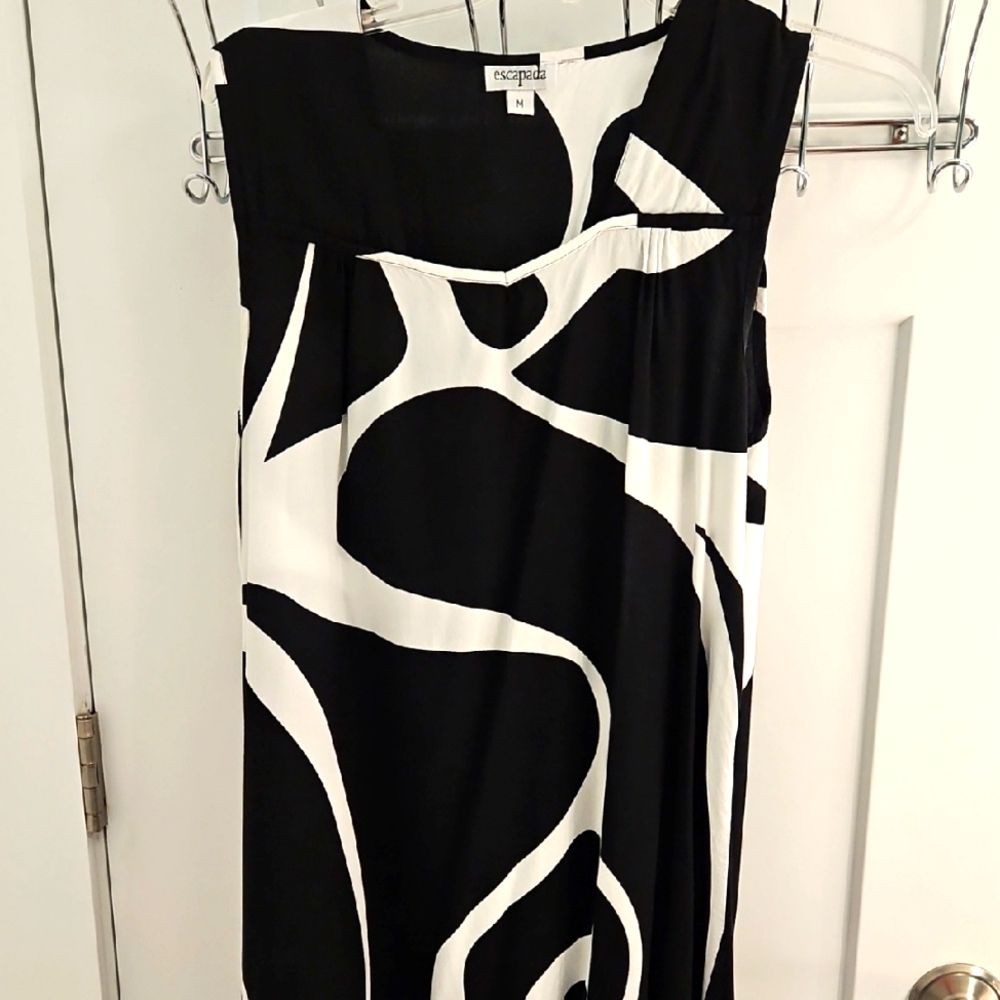 Escapada Black and White Women's Tunic